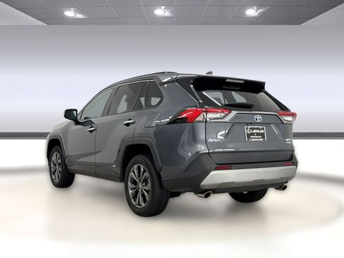 Used 2022 Toyota RAV4 Limited AWD/4WD image 3