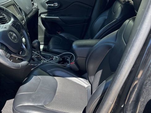 Used 2019 Jeep Cherokee Latitude Plus image 7