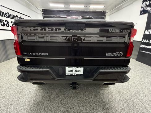 Used 2019 Chevrolet Silverado 1500 High Country w/ Technology Package image 4