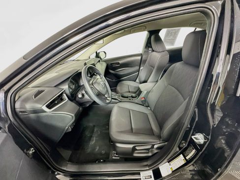 Used 2025 Toyota Corolla LE FWD image 13