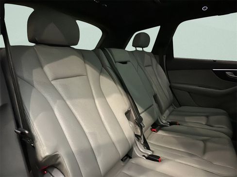 Used 2021 Audi Q7 3.0T Prestige image 10