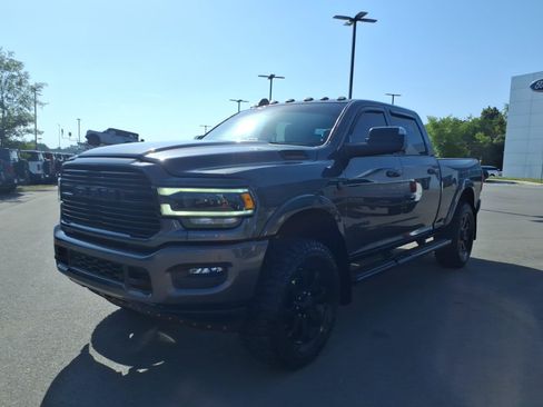 Used 2022 RAM 3500 Laramie w/ Night Edition AWD/4WD image 7