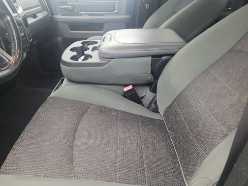 Used 2020 RAM 1500 Classic SLT w/ Luxury Group image 17