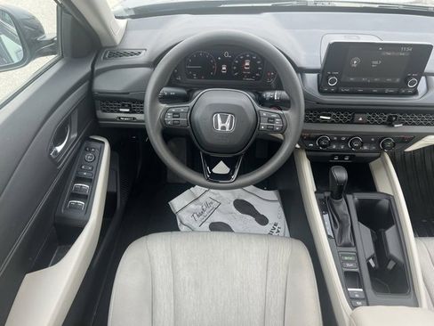 Used 2023 Honda Accord EX image 12