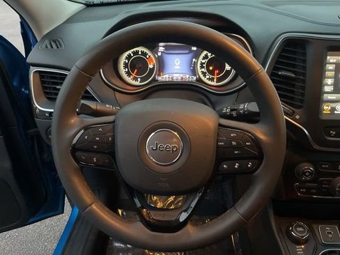 Used 2023 Jeep Cherokee Altitude Lux AWD/4WD image 18