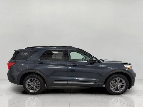 Used 2024 Ford Explorer XLT w/ Equipment Group 202A AWD/4WD image 11