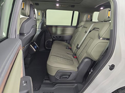 Used 2023 Rivian R1S Adventure AWD/4WD image 20
