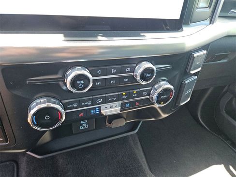 Used 2022 Ford F150 Lariat image 19