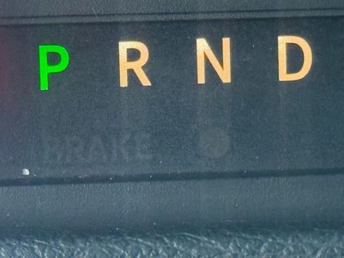 Used 2016 Chrysler Town & Country Touring w/ Driver Convenience Group image 20