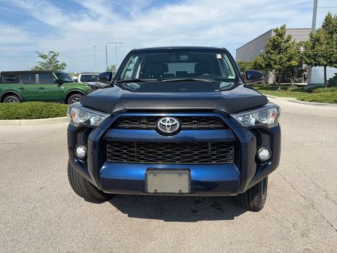 Used 2018 Toyota 4Runner SR5 Premium AWD/4WD image 2