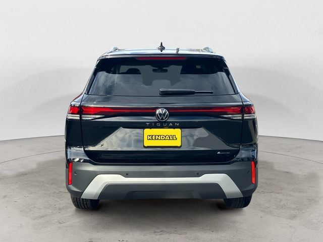 Certified 2025 Volkswagen Tiguan S AWD/4WD image 4