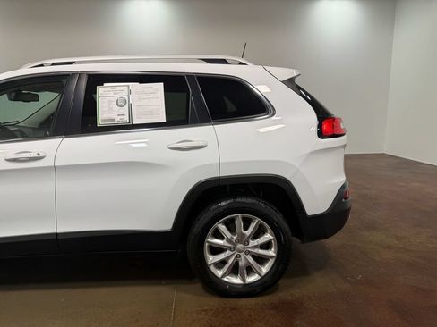 Used 2017 Jeep Cherokee Limited AWD/4WD image 35