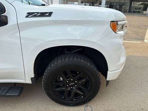 Used 2023 Chevrolet Silverado 1500 RST w/ Z71 Off-Road Package AWD/4WD image 4