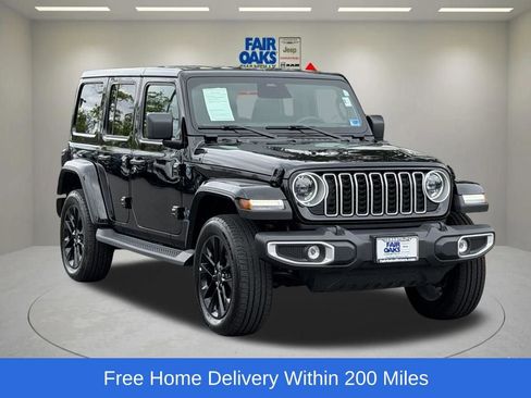 Certified 2025 Jeep Wrangler Unlimited Sahara AWD/4WD image 1