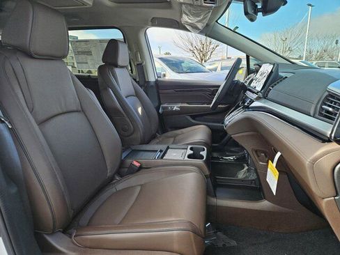 New 2026 Honda Odyssey Touring image 12