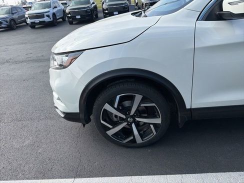 Used 2022 Nissan Rogue Sport SL image 4