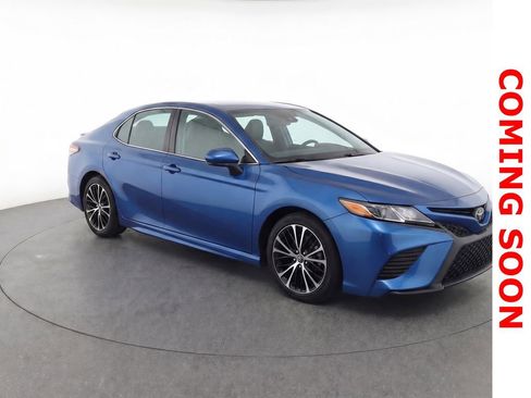 Used 2019 Toyota Camry SE image 3