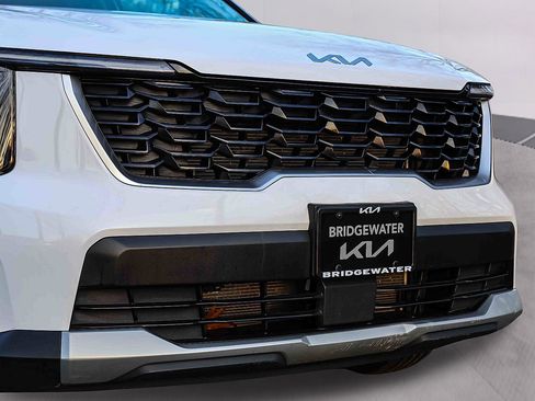 Certified 2024 Kia Sorento LX FWD image 28