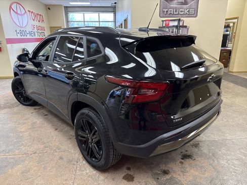 Used 2024 Chevrolet Trax ACTIV w/ Sunroof Package image 12