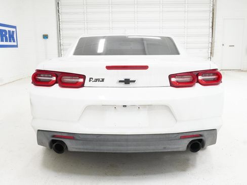 Used 2021 Chevrolet Camaro LT RWD image 5