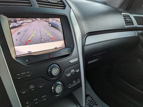 Used 2013 Ford Explorer XLT image 15