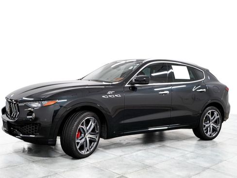 Used 2023 Maserati Levante GT AWD/4WD image 4