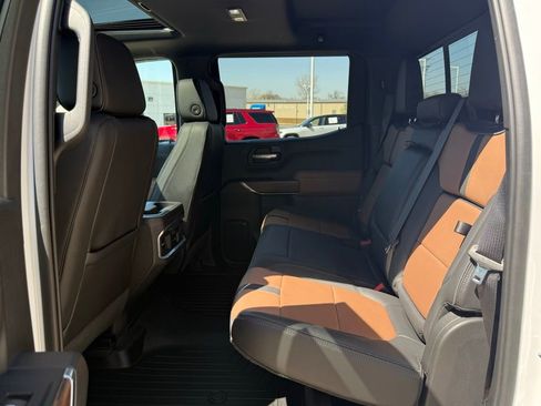 Used 2022 Chevrolet Silverado 1500 High Country w/ Technology Package image 19