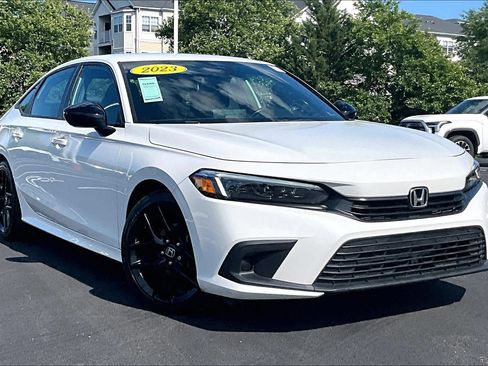 Used 2023 Honda Civic Sport image 2