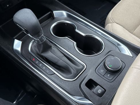 Used 2023 Chevrolet Traverse LS image 22