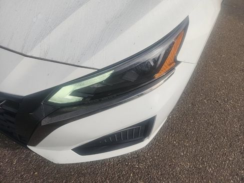 Used 2024 Nissan Altima 2.5 SR FWD image 6