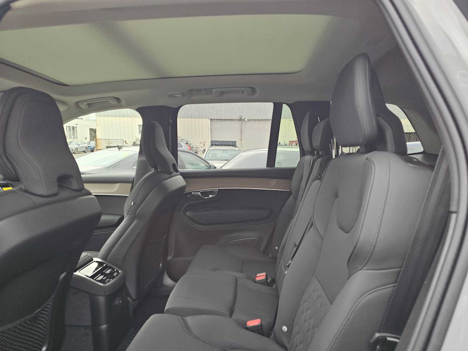 New 2026 Volvo XC90 T8 Plus w/ Protection Package AWD/4WD image 17