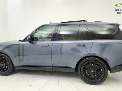 Used 2024 Land Rover Range Rover SE AWD/4WD image 4
