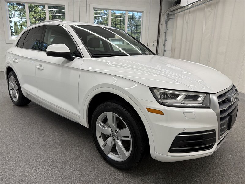 Used 2019 Audi Q5 2.0T Premium Plus w/ Premium Plus Package AWD/4WD image 3