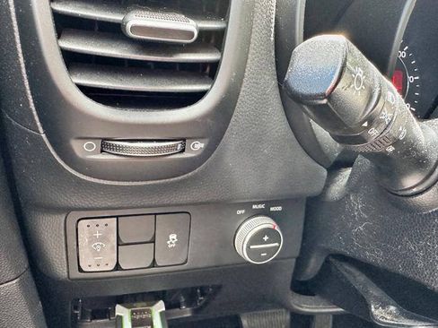 Used 2016 Kia Soul + w/ Audio Package FWD image 37