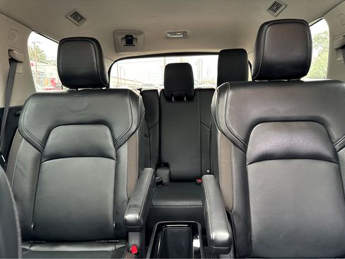 Used 2023 Nissan Pathfinder SL w/ SL Premium Package image 18