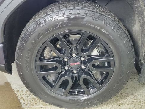 Used 2023 GMC Sierra 1500 Elevation image 10