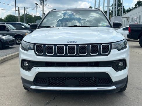 Used 2023 Jeep Compass Limited AWD/4WD image 3
