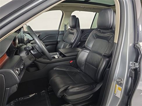 Used 2021 Lincoln Aviator Reserve w/ Equipment Group 202A image 16