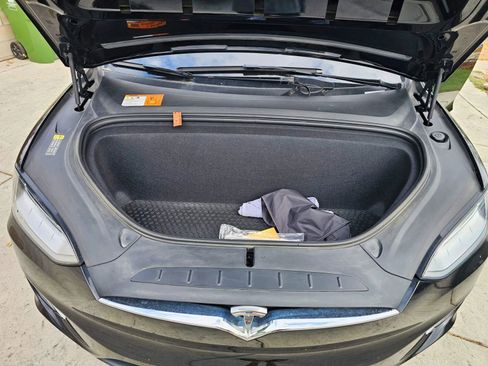 Used 2017 Tesla Model X 75D image 9