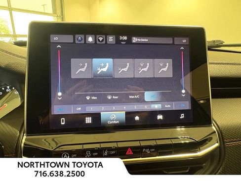 Used 2024 Jeep Compass Trailhawk AWD/4WD image 12