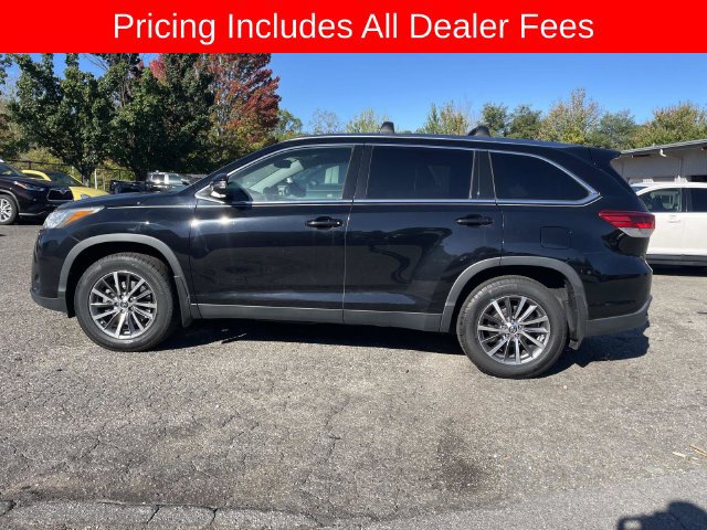 Used 2019 Toyota Highlander XLE AWD/4WD image 3