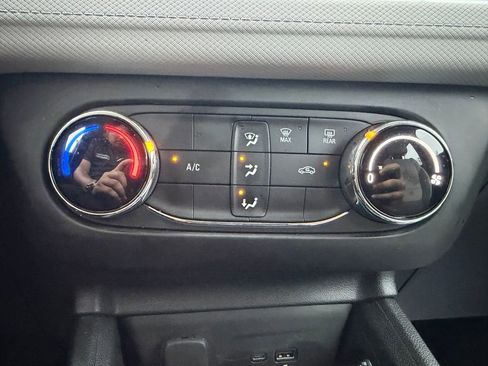 Used 2024 Chevrolet TrailBlazer LS FWD image 20