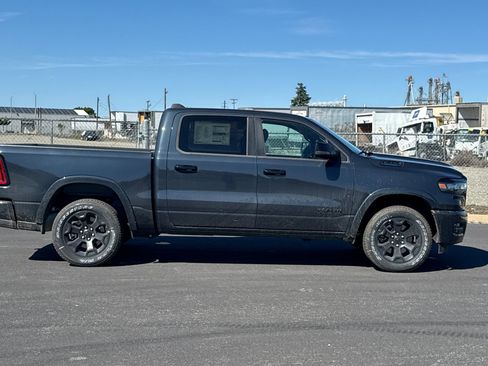 New 2026 RAM 1500 4x4 Crew Cab image 2