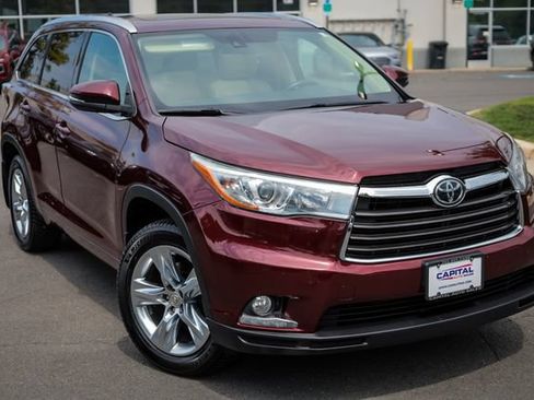 Used 2015 Toyota Highlander Limited Platinum AWD/4WD image 7