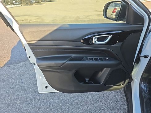 New 2026 Jeep Compass Limited image 18