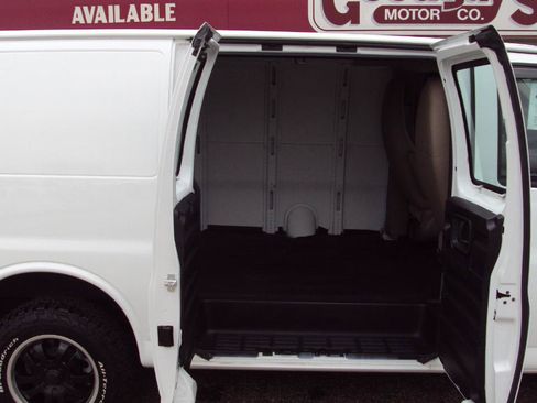 Used 2012 GMC Savana 1500 AWD image 11