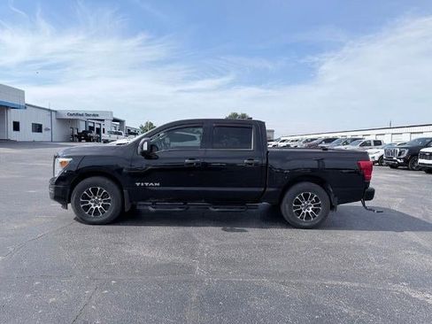 Used 2023 Nissan Titan SV w/ SV Convenience Package RWD image 2