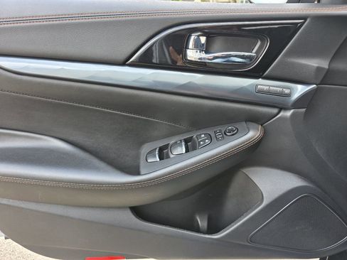 Used 2022 Nissan Maxima SR w/ Sport Mat Group image 17
