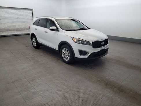 Used 2016 Kia Sorento AWD w/ LX Convenience Package image 13