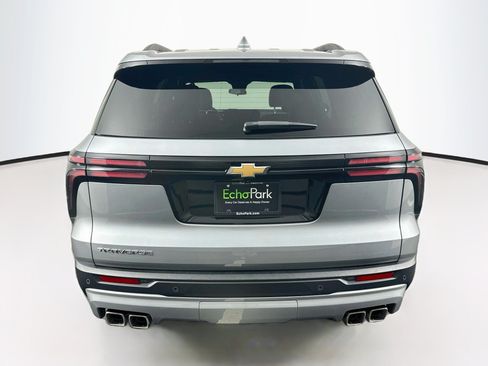 Used 2026 Chevrolet Traverse LT FWD image 7
